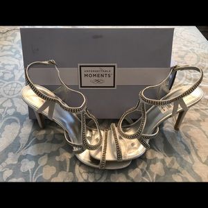 NWT white dressy pumps with rhinestones